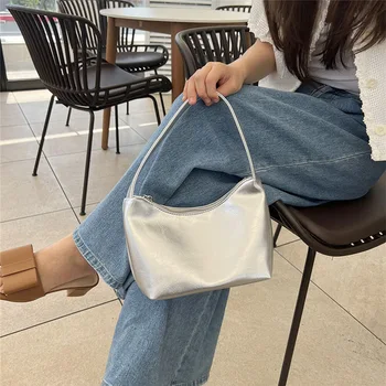 2023 Нова дамска чанта, малка и универсална чанта на едно рамо, подмишница, светли кожени модни чанта
