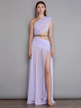 Светло Лилав цвят, женско секси дълга рокля с отворен талия на едното рамо и с висока цепка, модерно елегантна вечерна рокля на едро